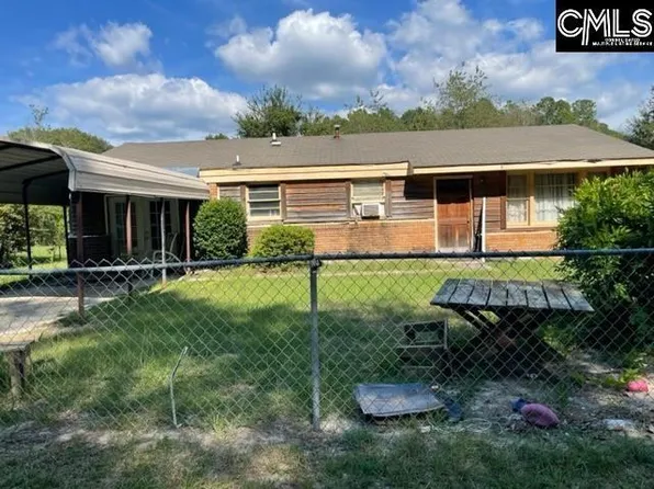 216 Livingston Ln, Leesville, SC 29070