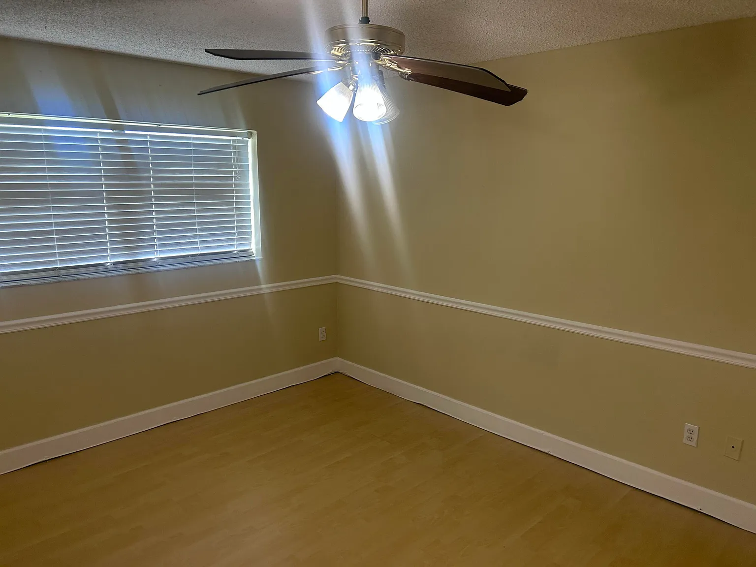 3 bed, 2.0 bath, 1100 sqft, $2,500 — Photo 4