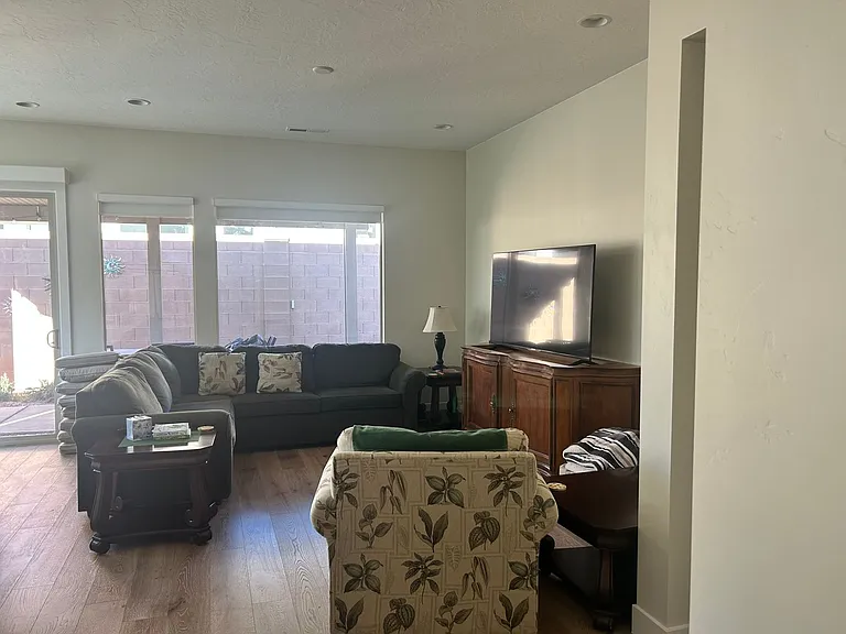 1212 W Hopewell Dr — Photo 14