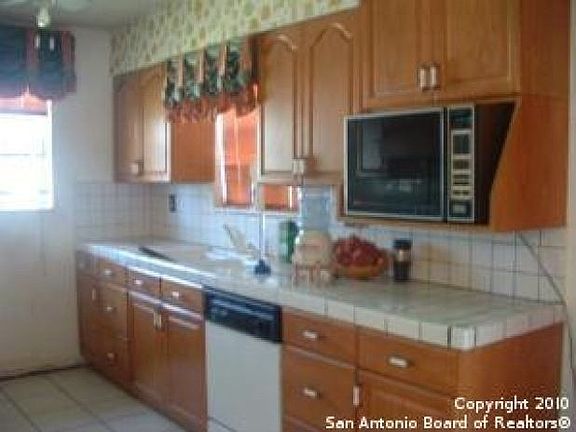 3rd image of 2506 Cannes Dr