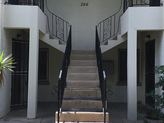 Charming 4 unit Complex