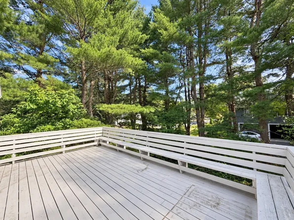 39 Ingleside Rd, Lexington, MA 02420