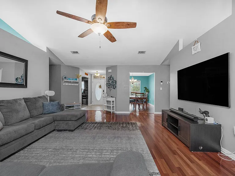 7017 Brighton Oaks Blvd — Photo 10