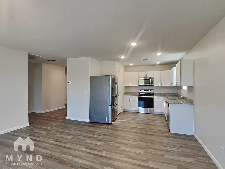 11164 W Arvada Dr — Photo 2