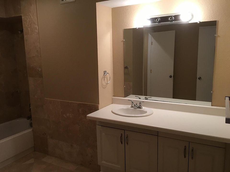 1st image of 6738 Eastridge Dr #10