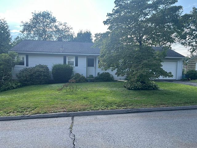 1st image of 34 Simmons St