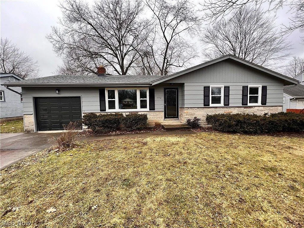 1752 Lancaster Dr photo 1