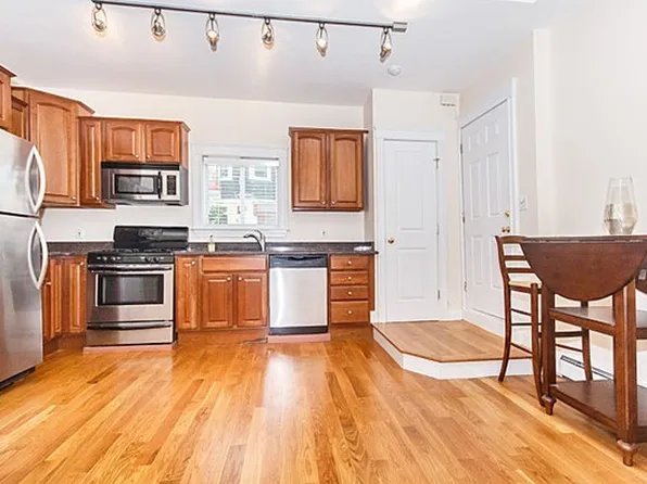272 East St #1, Boston, MA 02127