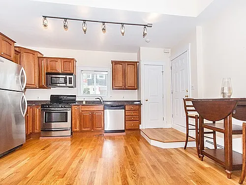 272 East St #1 Photo 1