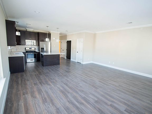 Mirror Image Layout-Large, Functional, and Open