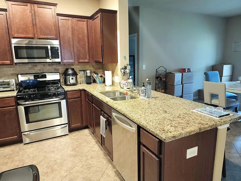 109 Bastian Ln — Photo 4
