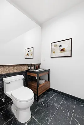 Rented by West 124th Manager LLC | media 171