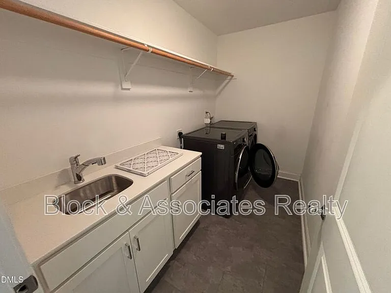5710 Parker Pines Ct — Photo 5