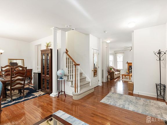 5th image of 26 Malsbury St