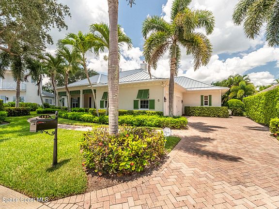 3rd image of 409 S Palm Island Cir