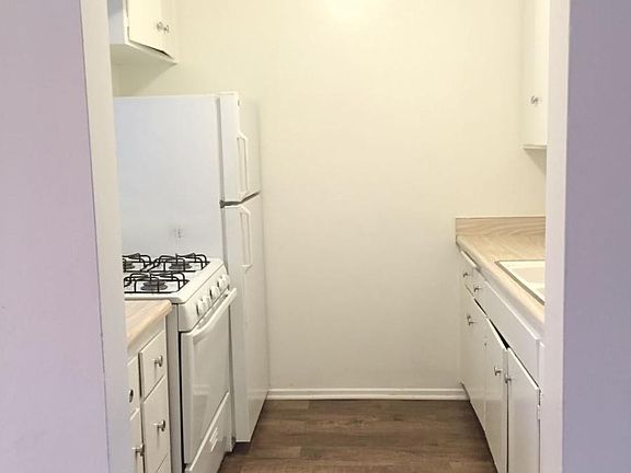 4th image of 3686 S Centinela Ave APT 17