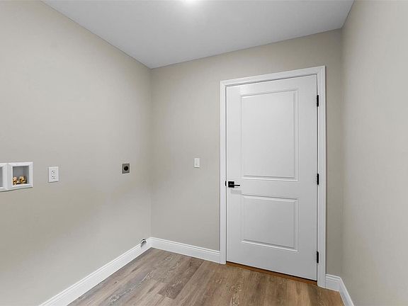 5th image of 1741 Northwoods Ct