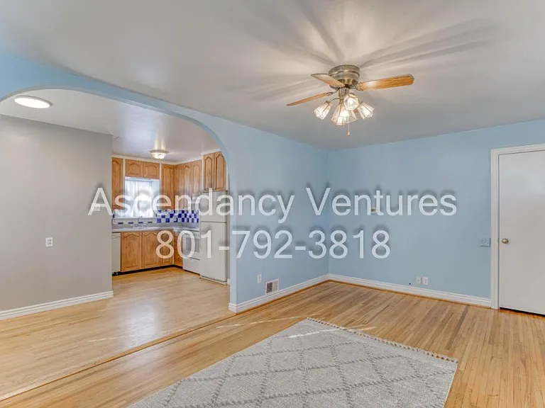 538 S Navajo St — Photo 12