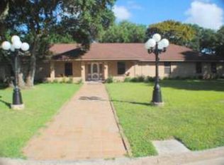 163 Holly Ln, Van Vleck, TX 77482