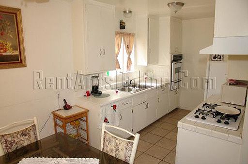 3rd image of 7322 Variel Ave APT 14