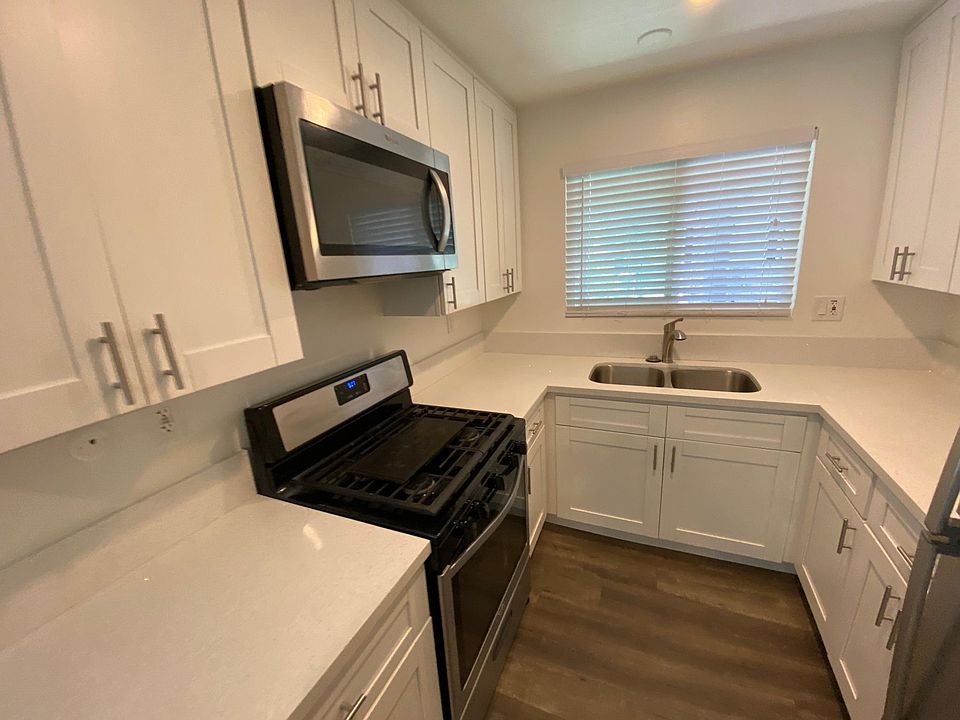 1st image of 1941 Thomas Ave APT 8