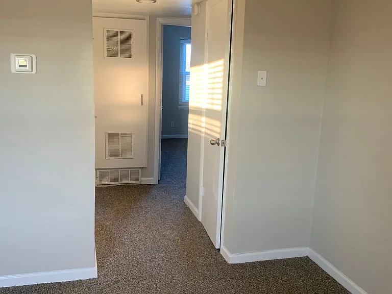 Yukon Heights Apartments — Photo 74