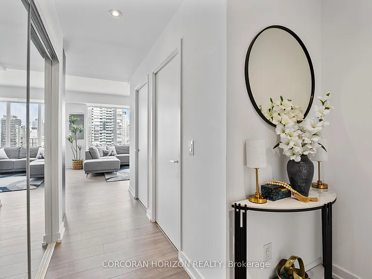 20 Edward St #Penthouse 1 — Photo 8