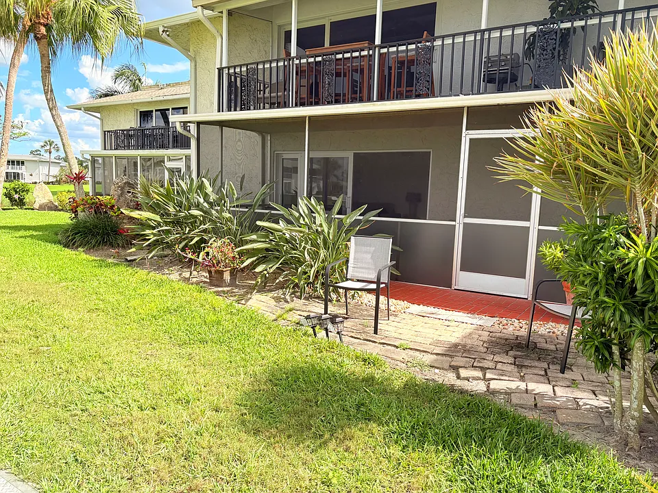 269 Palm Dr #3