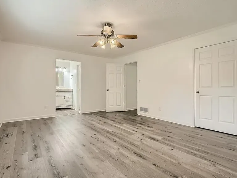 130 Grandchester Way — Photo 13