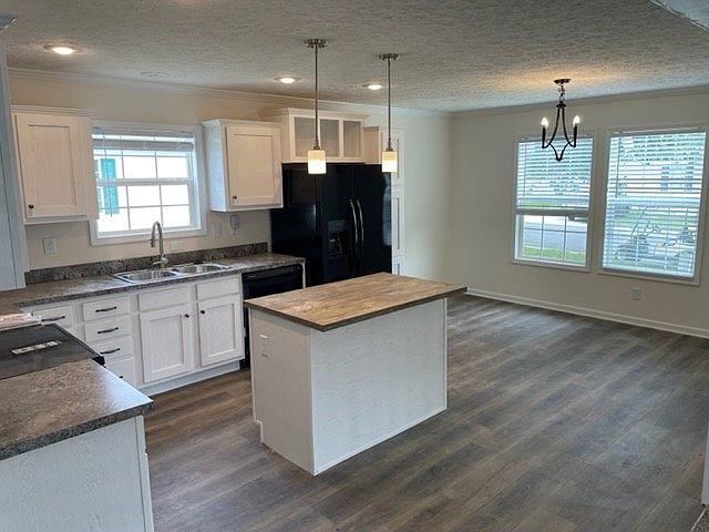 2nd image of 3320 Glen Laurel Dr #202