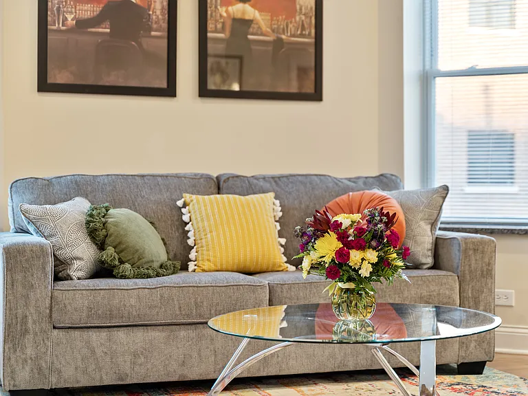 2117 W Irving Park Rd #3R — Photo 2