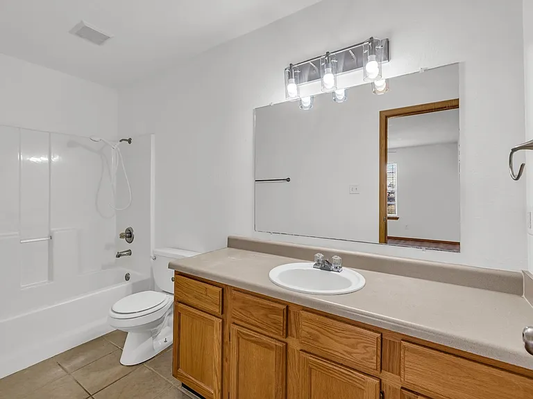 2805 Trailwood Dr — Photo 5