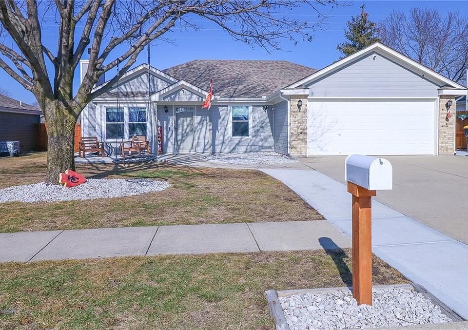 1st image of 1004 Stone Brook Ln