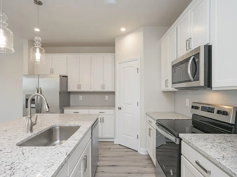 2031 Sperling Dr — Photo 5