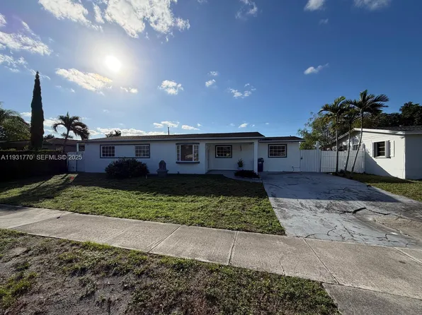 7950 NW 174th Ter, Hialeah, FL 33015