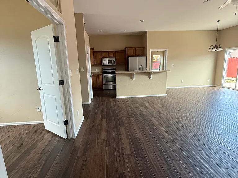 450 Juniper St — Photo 7