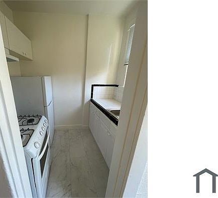 3rd image of 81 9th St APT 509