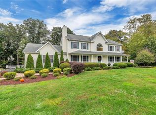 1 Gerri Ct, Wallkill, NY 12589