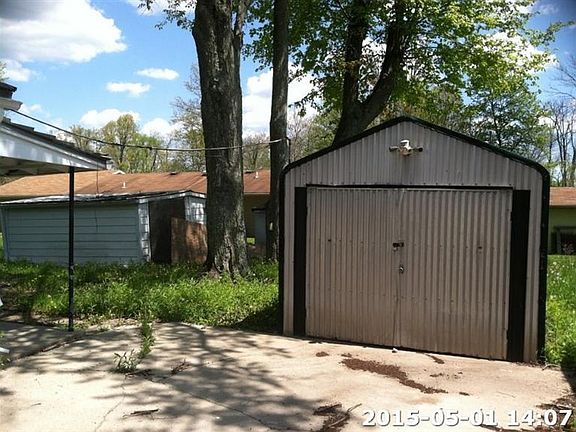 4th image of 9380 Cedar Dr