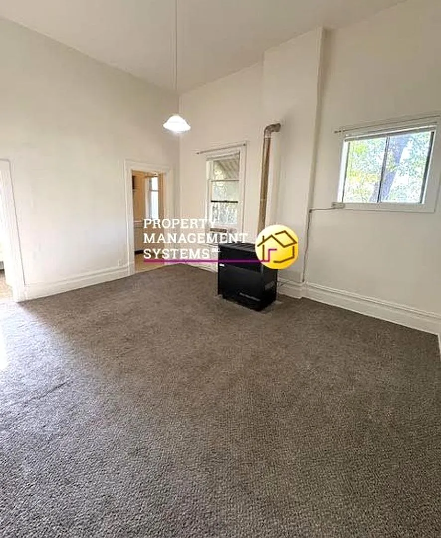 1 Bedroom Apartment in the Avenues! — Photo 1