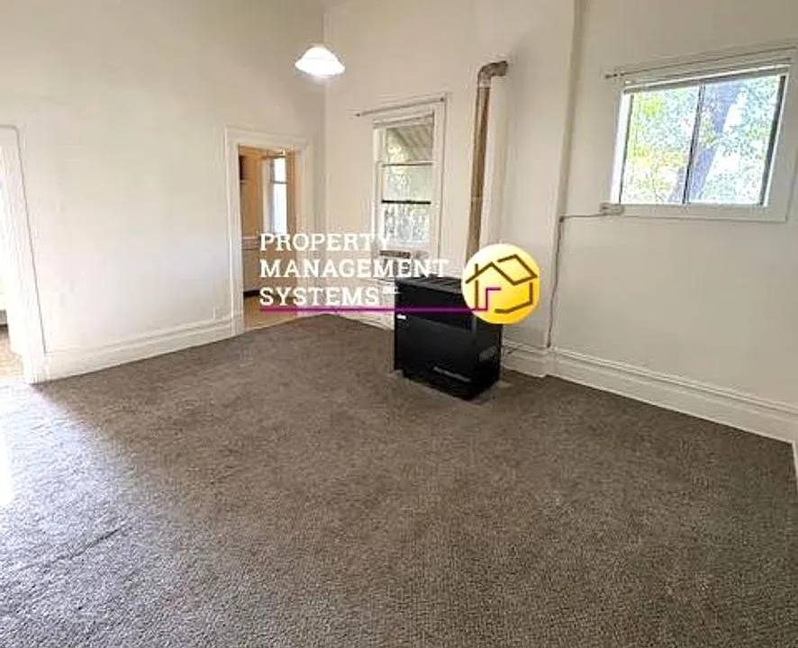 135 N B St #4