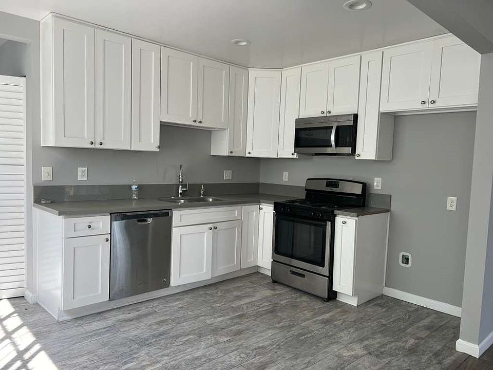2nd image of 1541 W 59th St