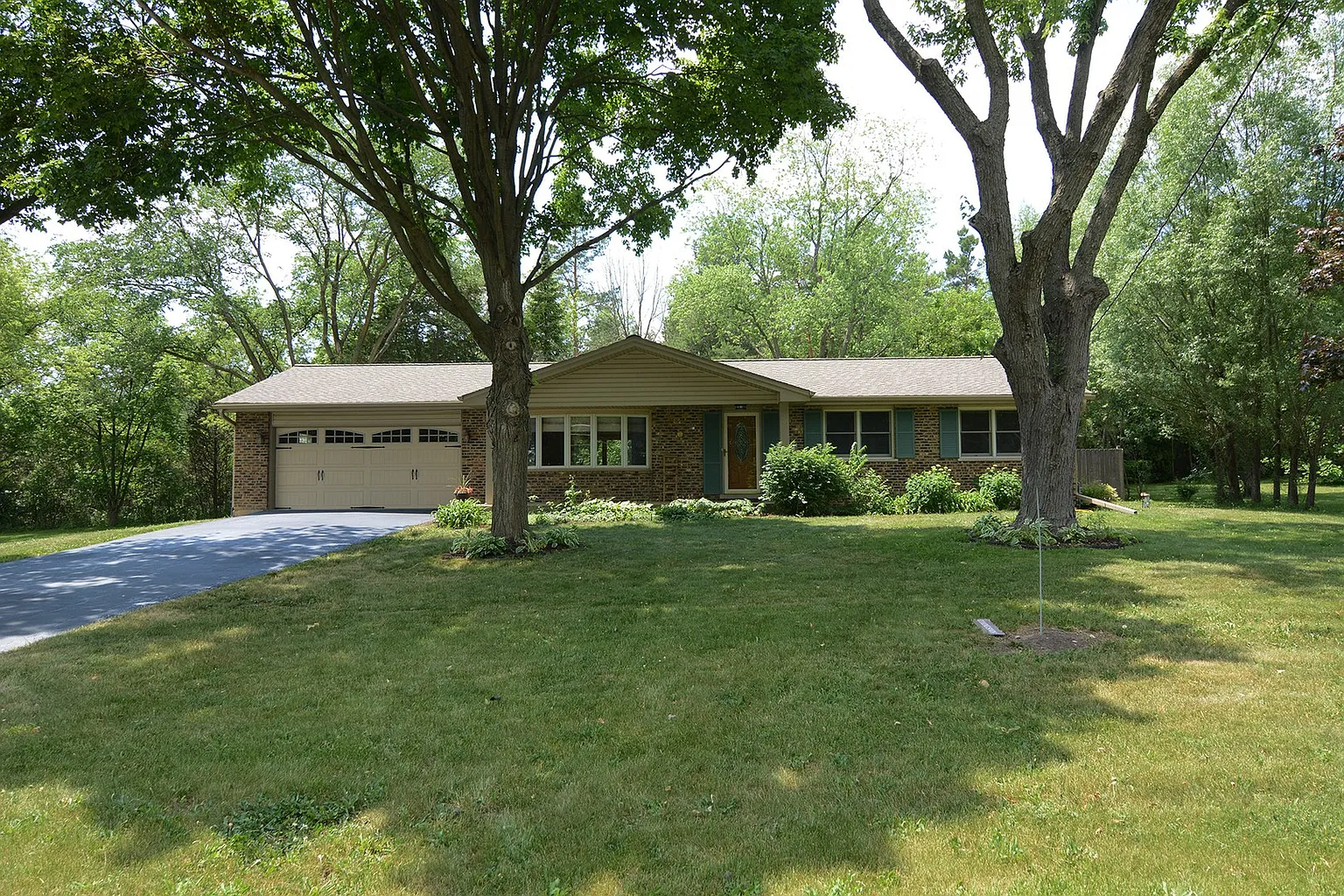 3N074 Lakewood Dr photo 1