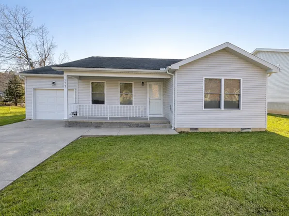 122 Maplewood Dr, Fairmont, WV 26554
