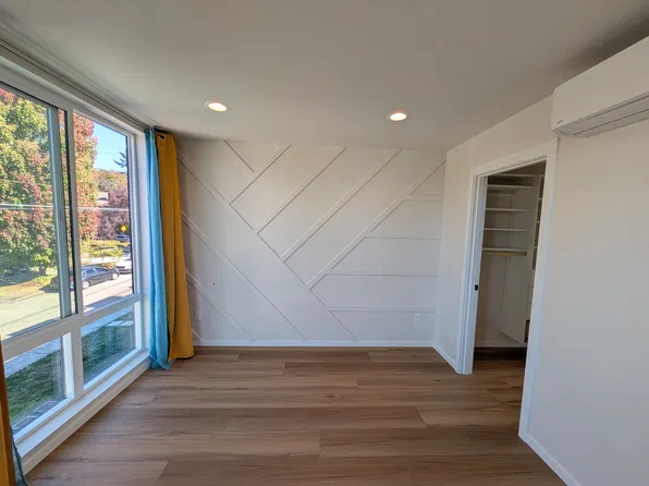 913 NW 57th St, Seattle, WA 98107