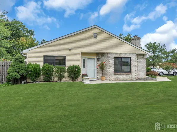 45 Victory Ct, Old Bridge, NJ 08857