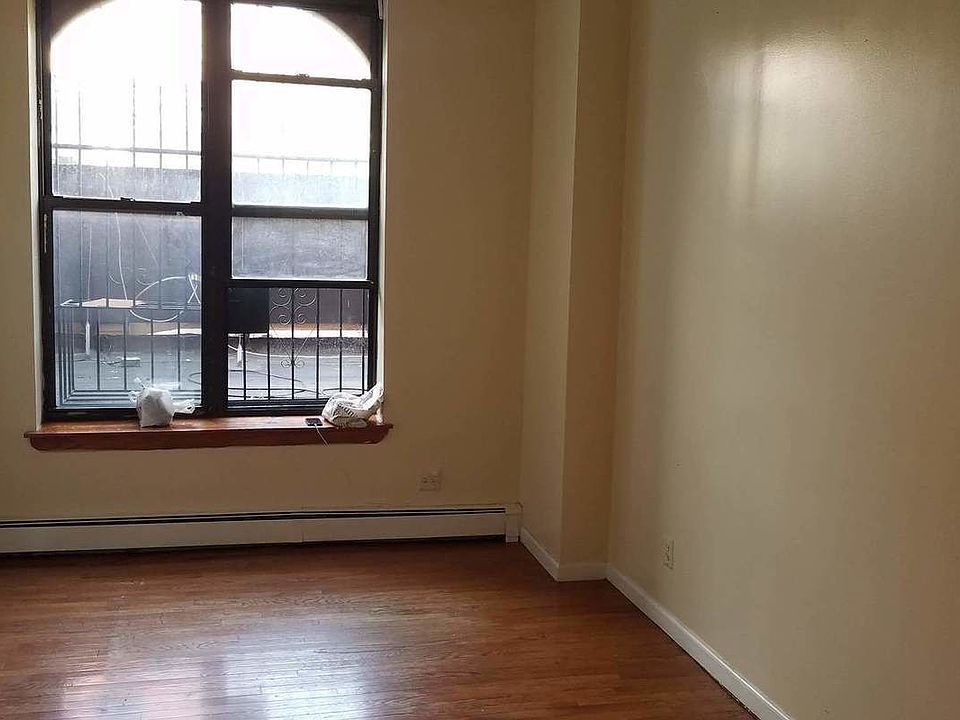 2nd image of 547 Nostrand Ave #2