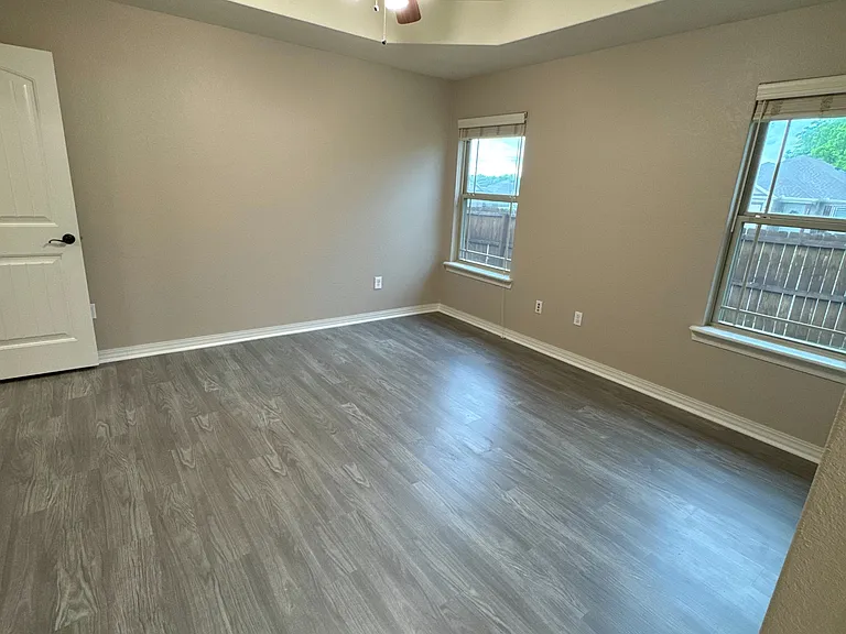 1115 W Berkeley Ave — Photo 10