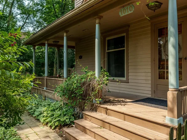 1010 Center St, Elgin, IL 60120