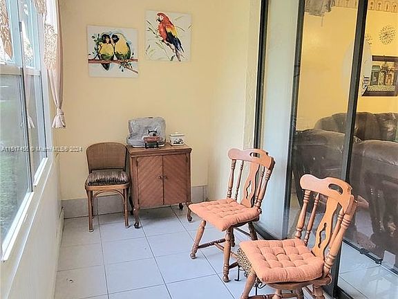 3rd image of 2851 Somerset Dr APT 105